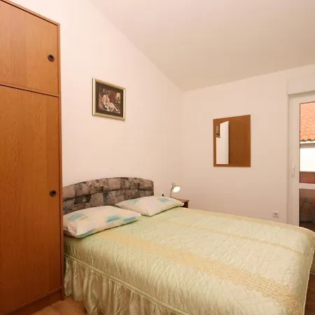 Rogoznica 2895c * Rogoznica (Sibenik-Knin)